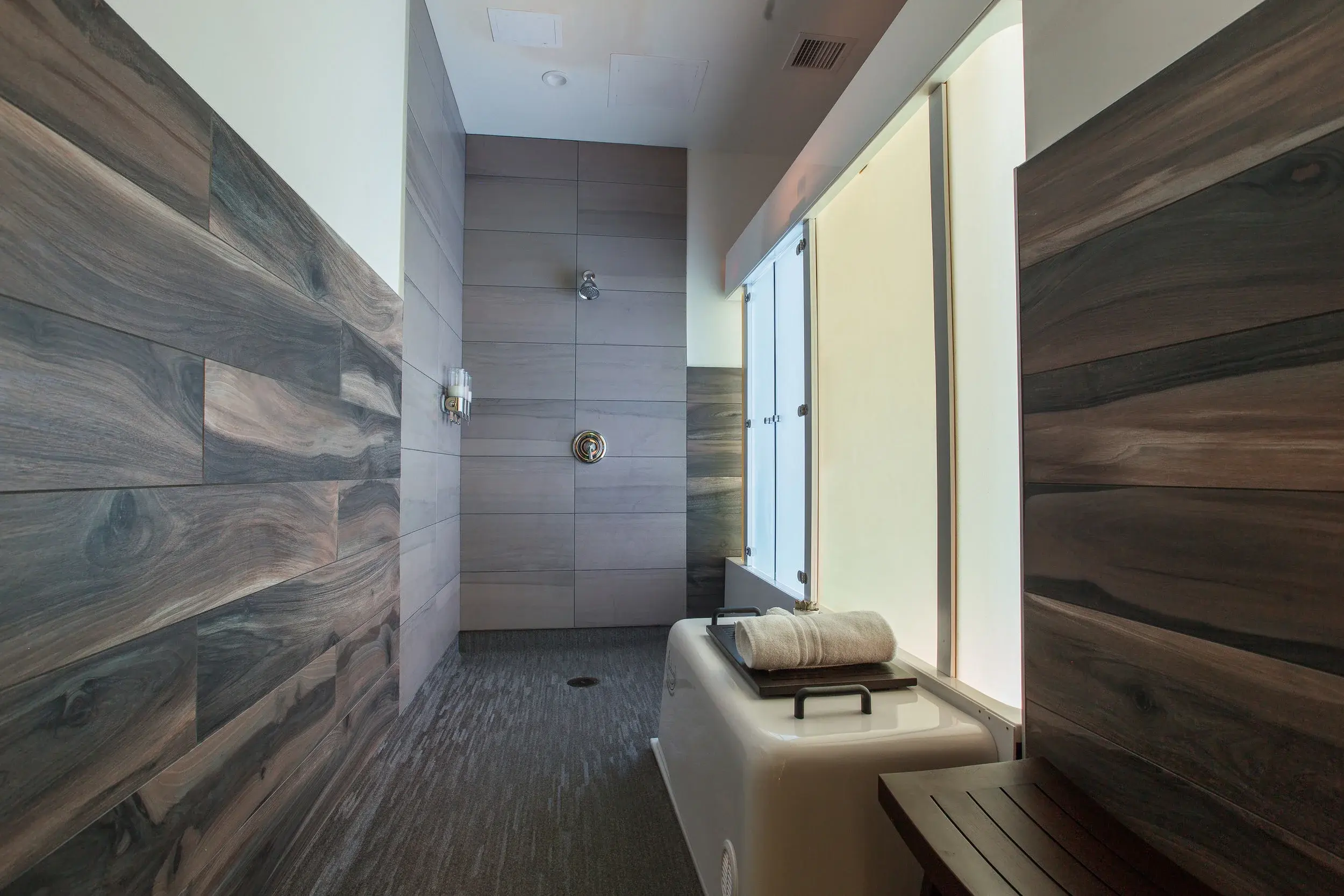 Floataway Cabin ForTwo – Elegant Float Room - view 2