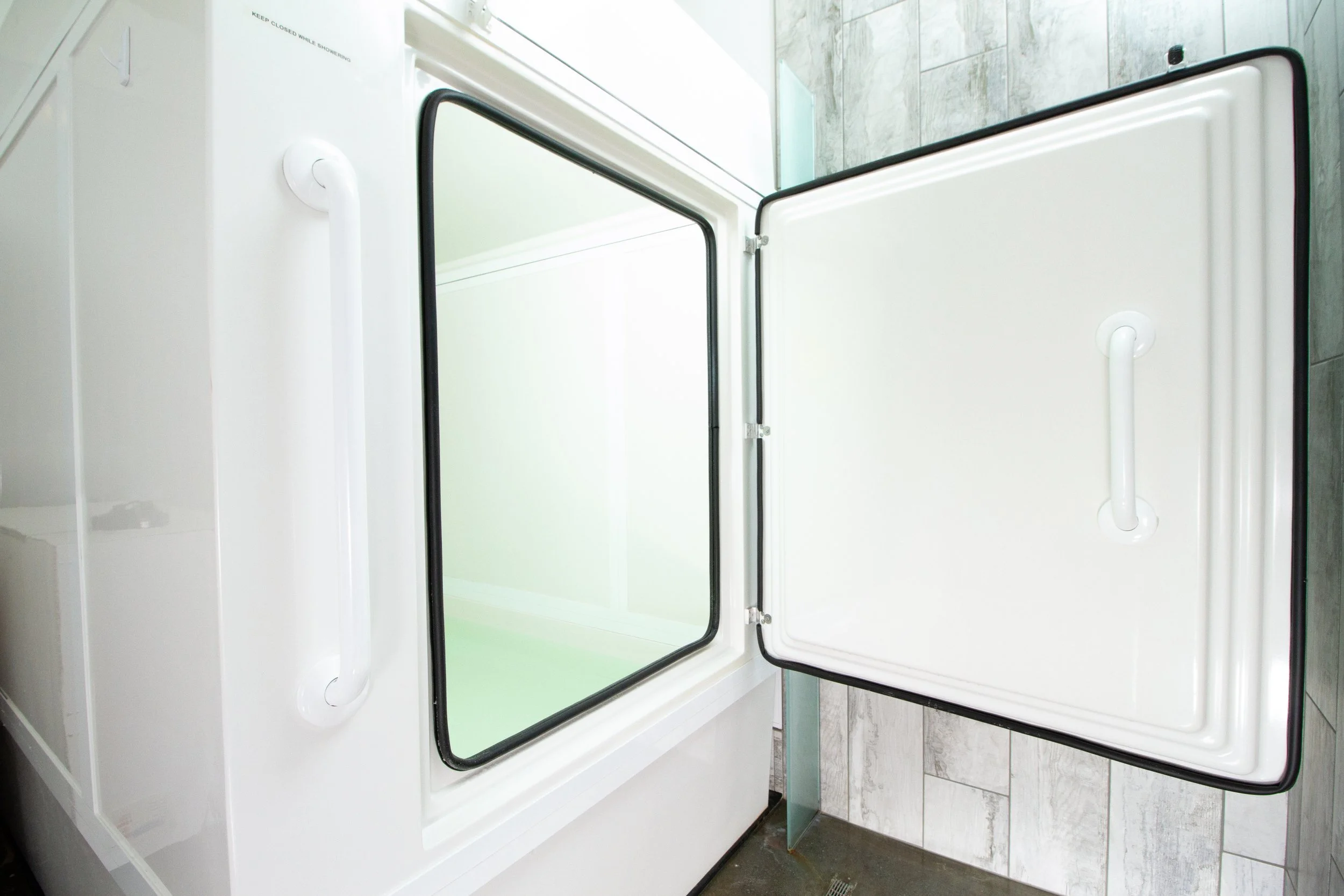 1 Pro Float Cabin - view 2