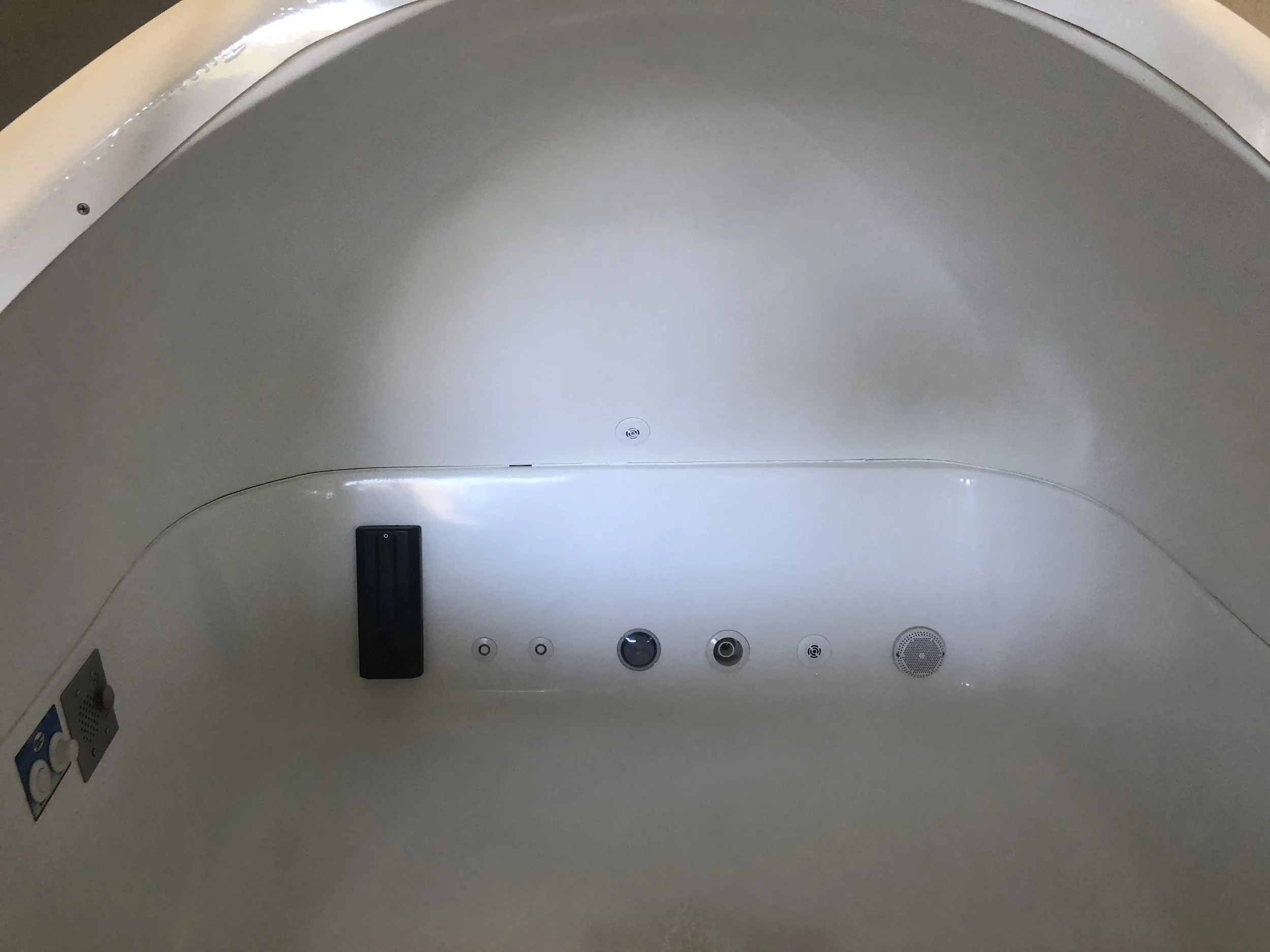 1 Royal Spa Float Pod - view 3