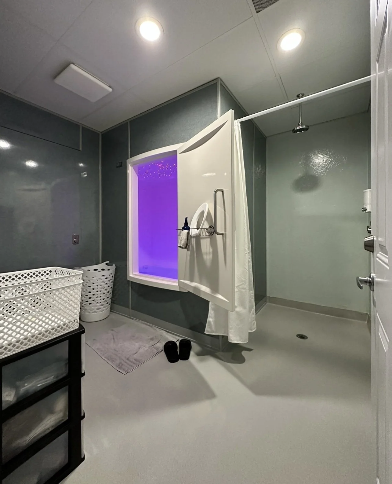 1 Ocean Float Room - view 2