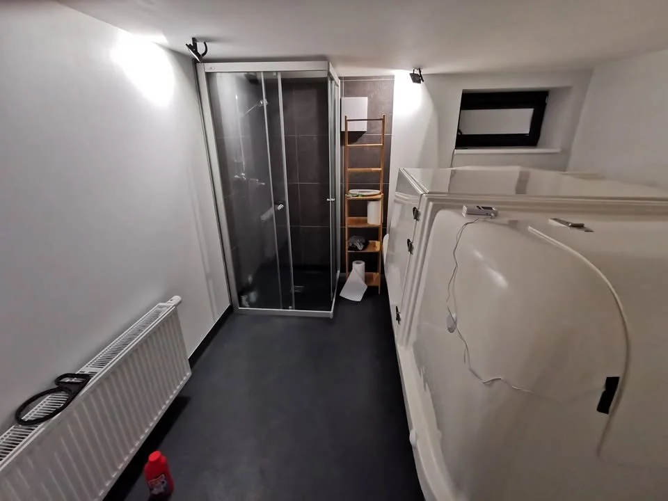 3 Restingwell Tanks - view 3